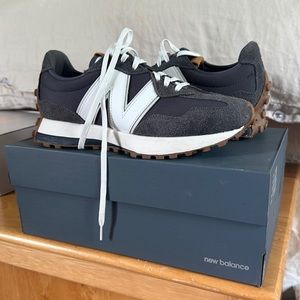 New balance 327 grey and white. Sold out!